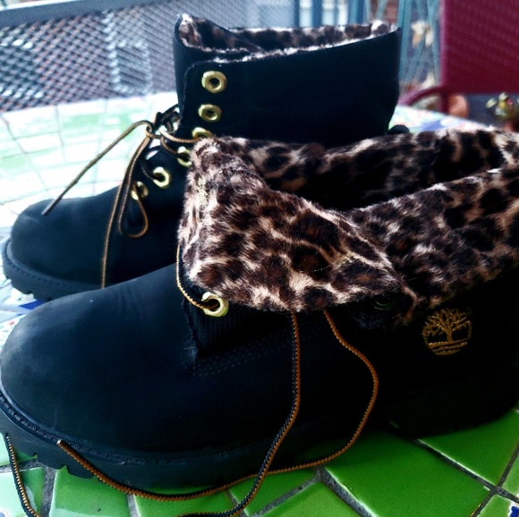 Rare black and leopard roll top timberlands - Picture 4 of 4